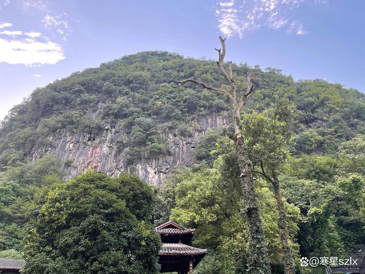 梦呜苗寨位于柳州市融水县双龙沟景区，虽然苗寨是后来新建|苗寨|双龙沟|融水县_新浪新闻