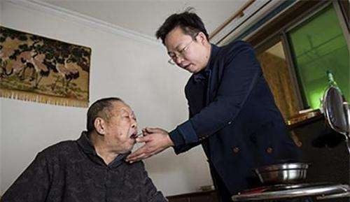 状元张晓勇：清华毕业后回乡当保安，从不参加同学聚会，图什么？