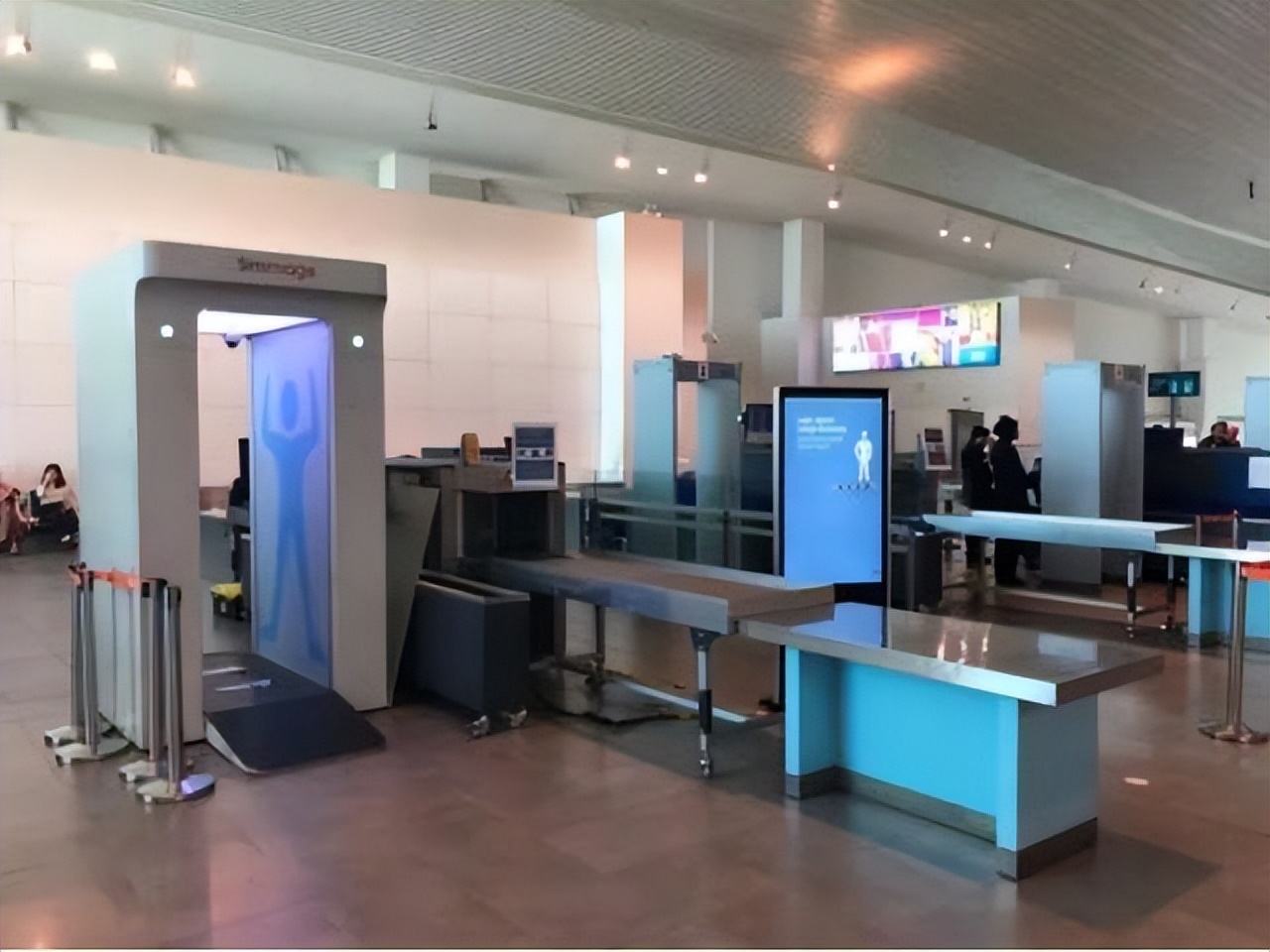 当心这几个国家过海关的安检,一言不合进小黑屋,切记别中招