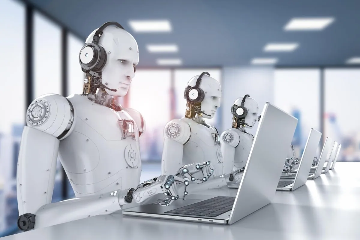 我认为，微软将内置GPT-4的AI工具copilot（领航员或副驾员）引入Mic