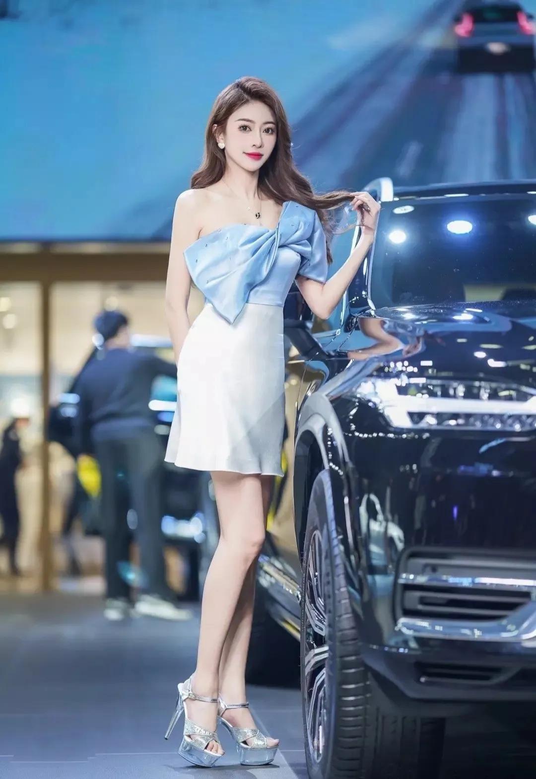 极品美女车模