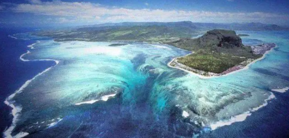 探索海洋，其實比探索太空更困難，深海10000米有多恐怖？