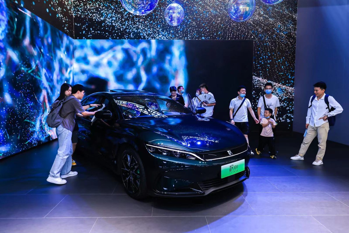 比亞迪展示新能源汽車行業(yè)“標桿”