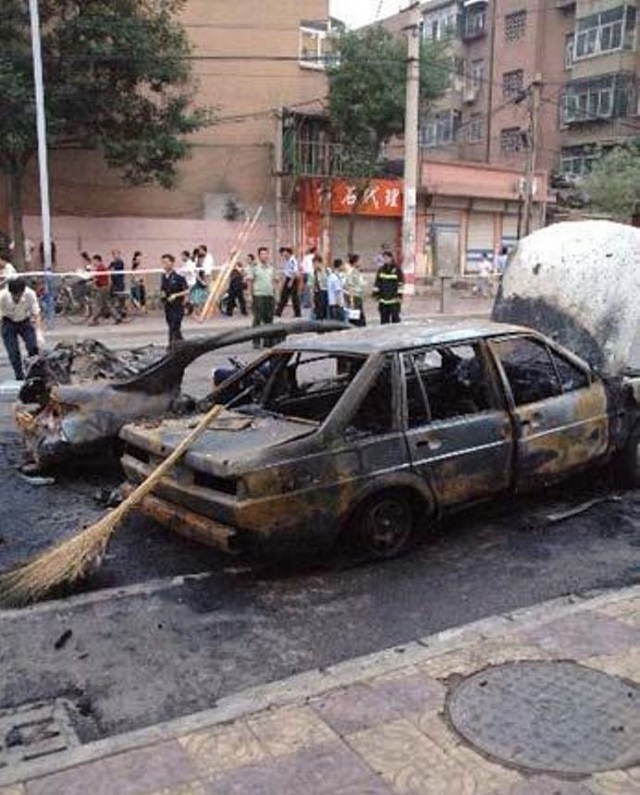 济南79大案原型(2007年,济南一高官退休前闹市炸死情妇)