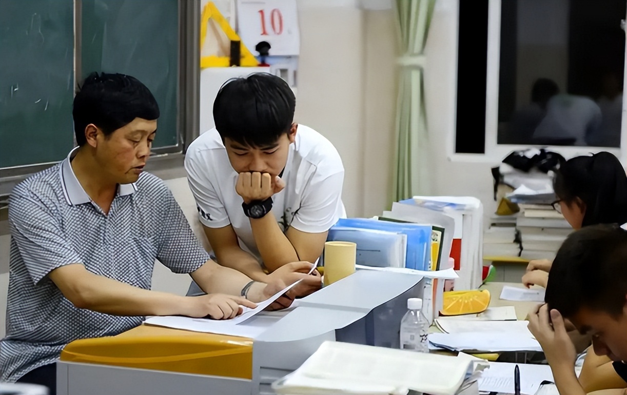 文科录取分数线高于理科，拿高分也比理科难，对文科生公平吗？