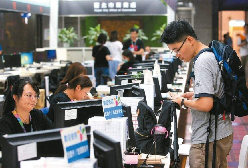 “處級公務員”退休工資有多少？工齡達到40年，有希望拿這個數