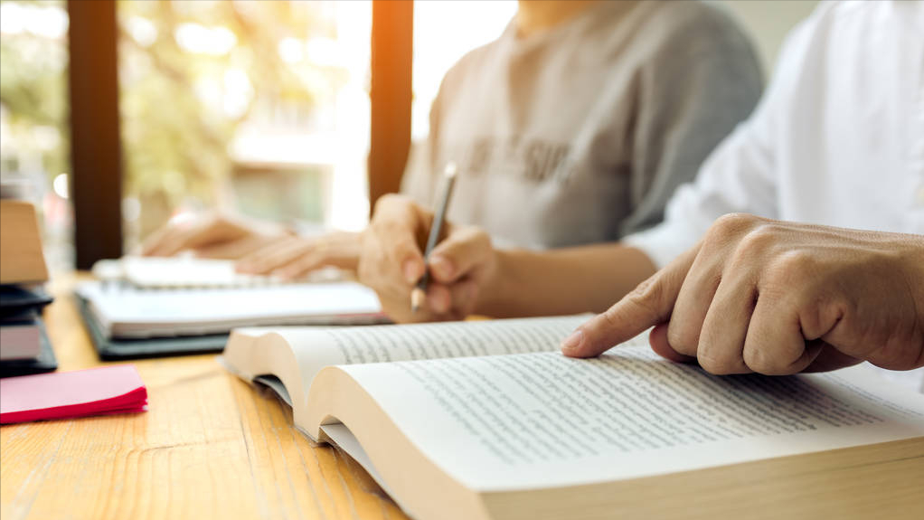 清华计算机考研出“神人”，英语57专业分却第一，那英语还学吗？