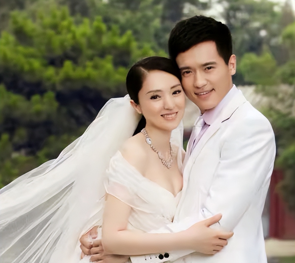 董璇高云翔离婚三年，两个人的生活，一个天上一个地下