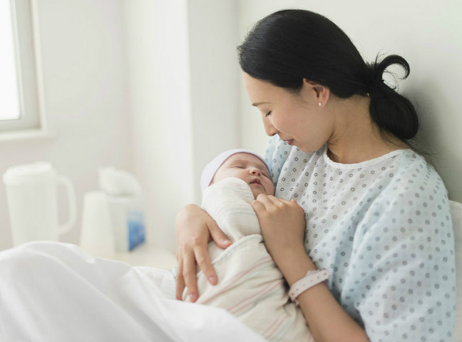 婴儿奶粉喂食量（母乳喂养的新生儿）