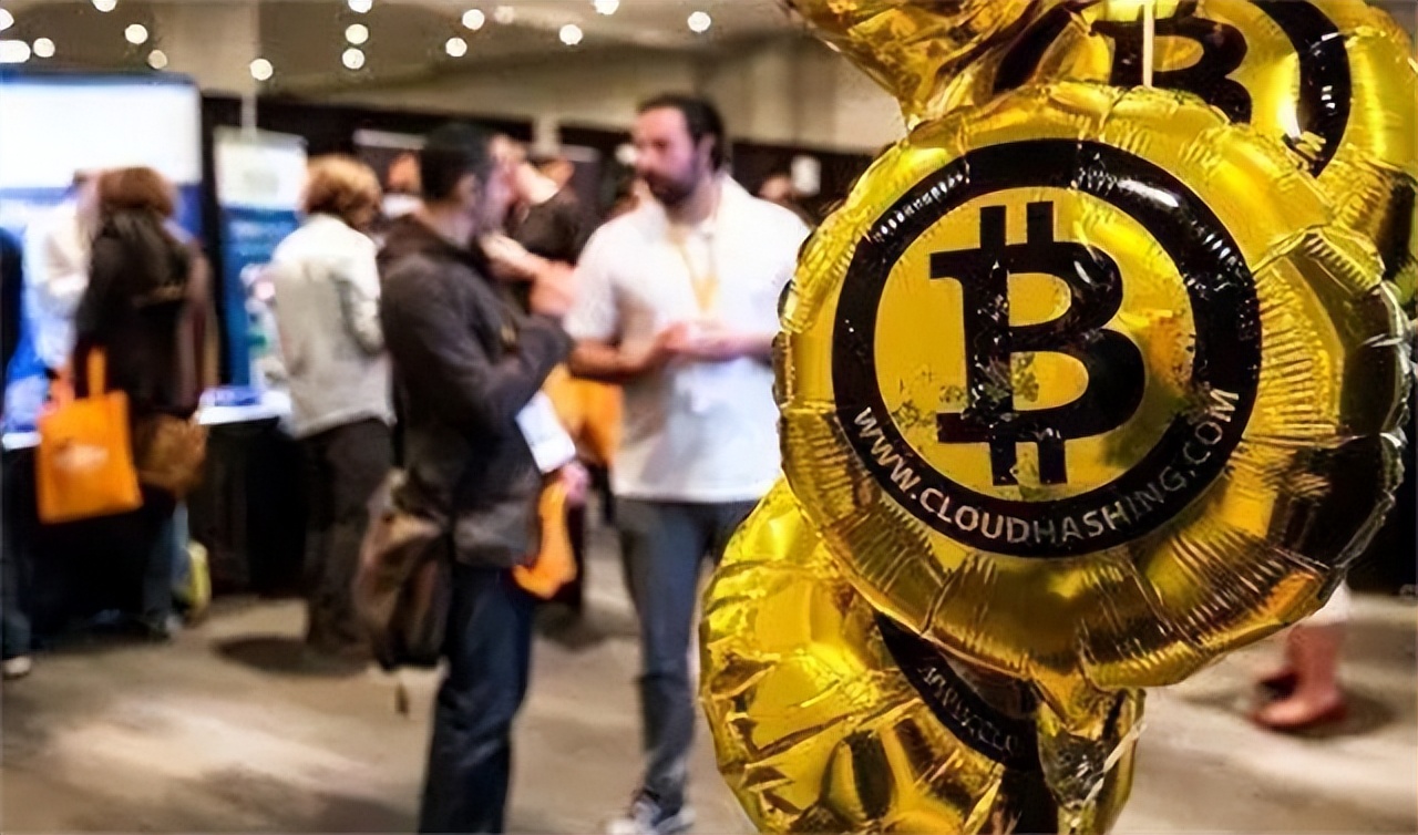 从教师到富豪，他靠10万枚比特币套现135亿后，却说比特币是骗局