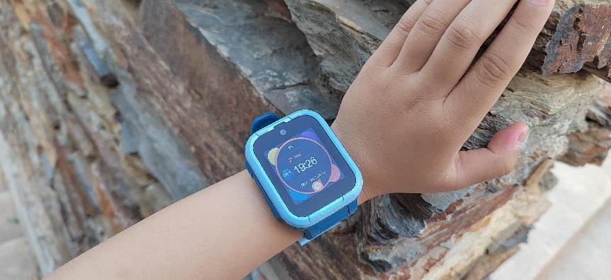 360儿童电话手表10X|呵护孩子健康快乐成长，助力孩子学习小帮手