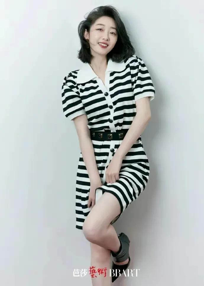 金晨、白鹿淡妆浓抹总相宜，自拍库存平易近人，领家妹妹即视感