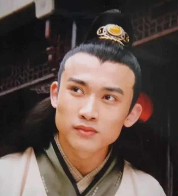 凹凸不平崎岖脸大PK！活久见，鞋拔子见了都有优越感