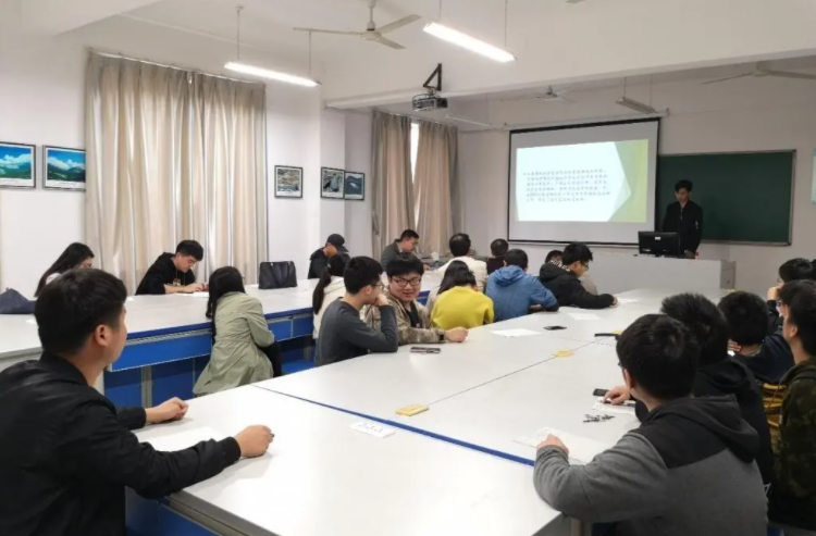 大学生毕业后，个人档案应该如何处理？别不以为然，小心成黑户