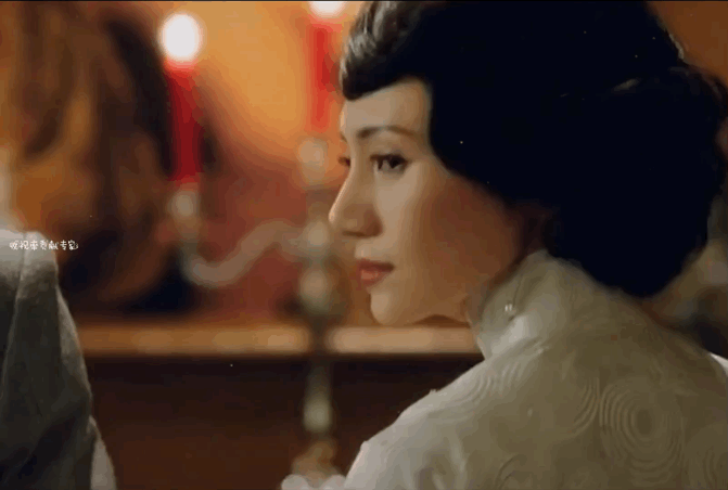 有一种“毁容”叫眼睛凹陷！杨幂比同龄人老10岁，陶虹直接认不出