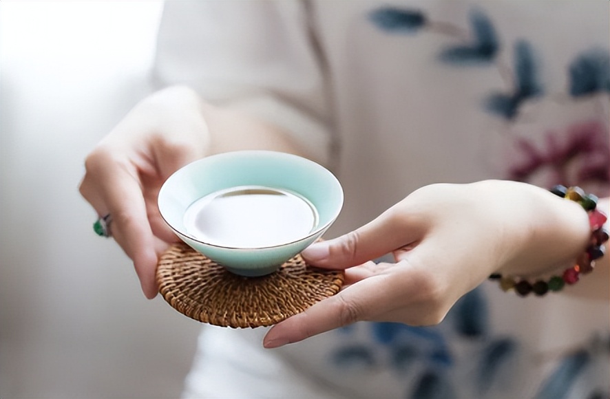 女性若想气色好，常喝这5款“养颜茶”，好喝又营养，性价比高