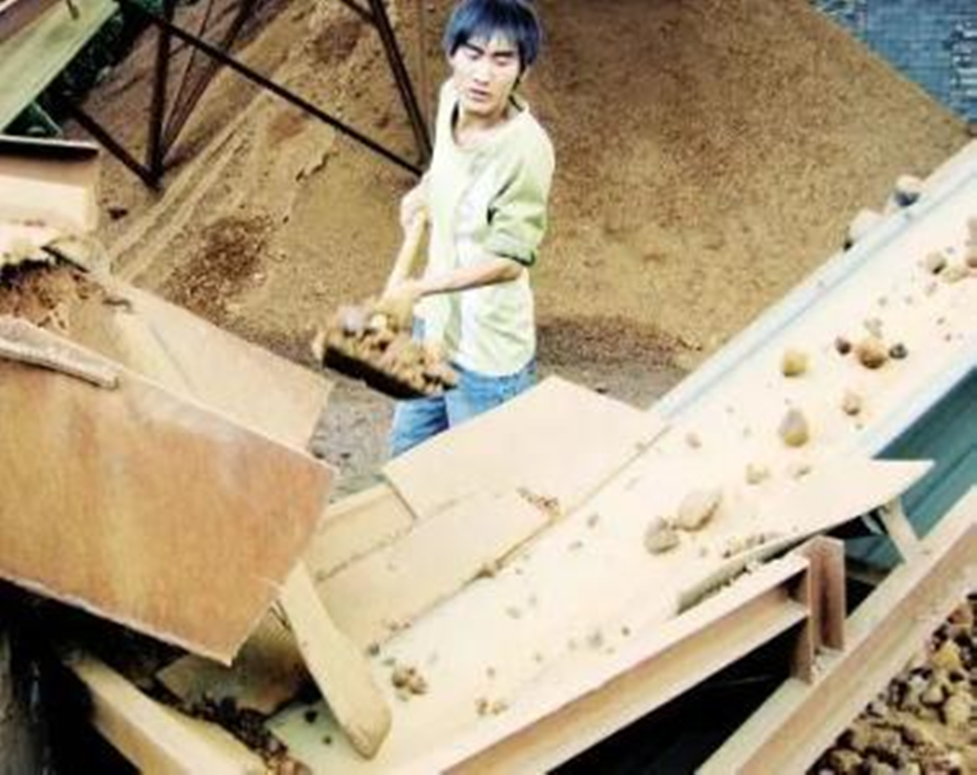 2008年，“贵州孝子”刘秀祥背着母亲上大学，如今怎么样了？