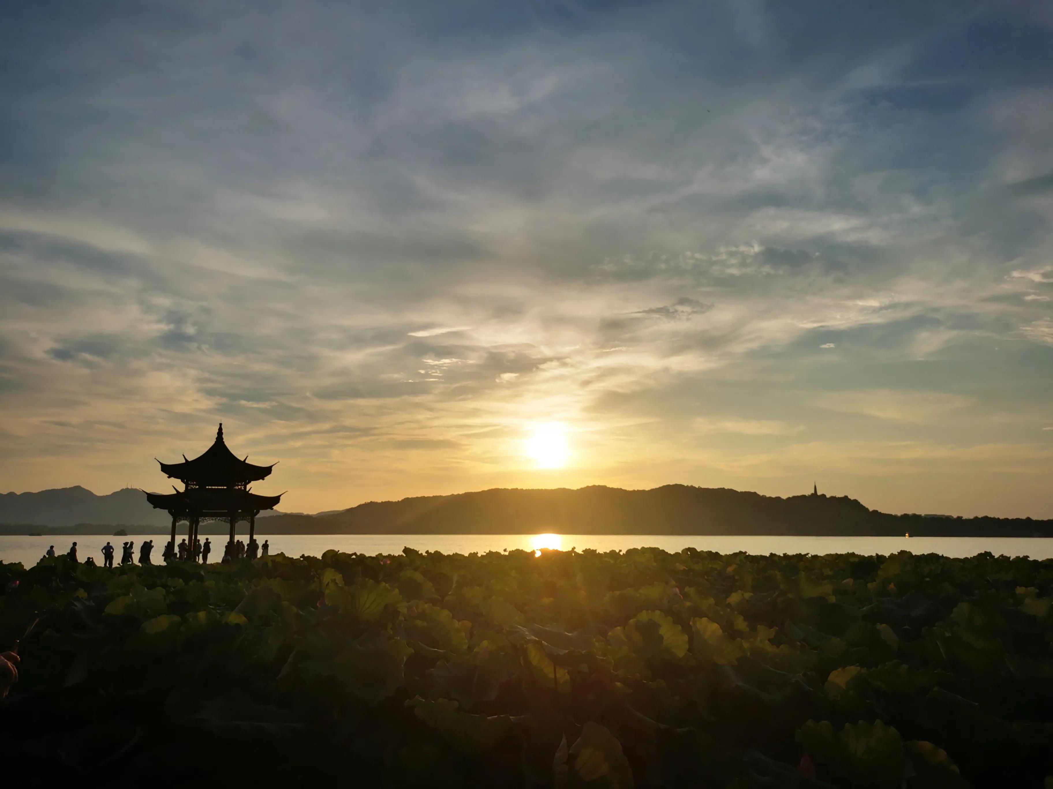 "翛然"怎么读？