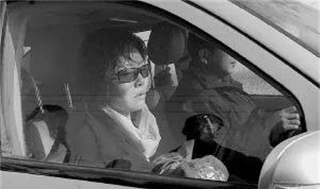 东北“教父”刘涌：与警察枪战，抽刘德华耳光，被捕时吞药自杀