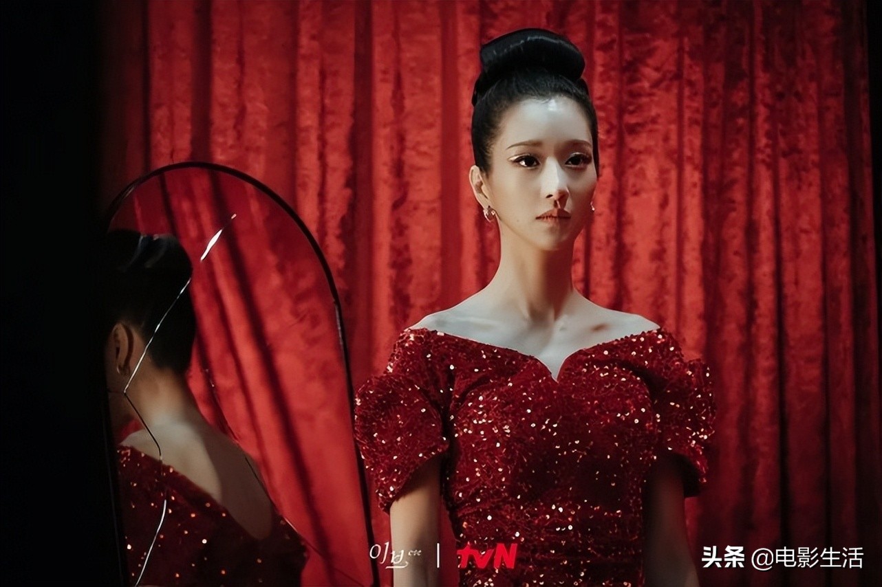 收视8%！《顶楼》后又一狗血神剧，疯批美人复仇，一集比一集刺激