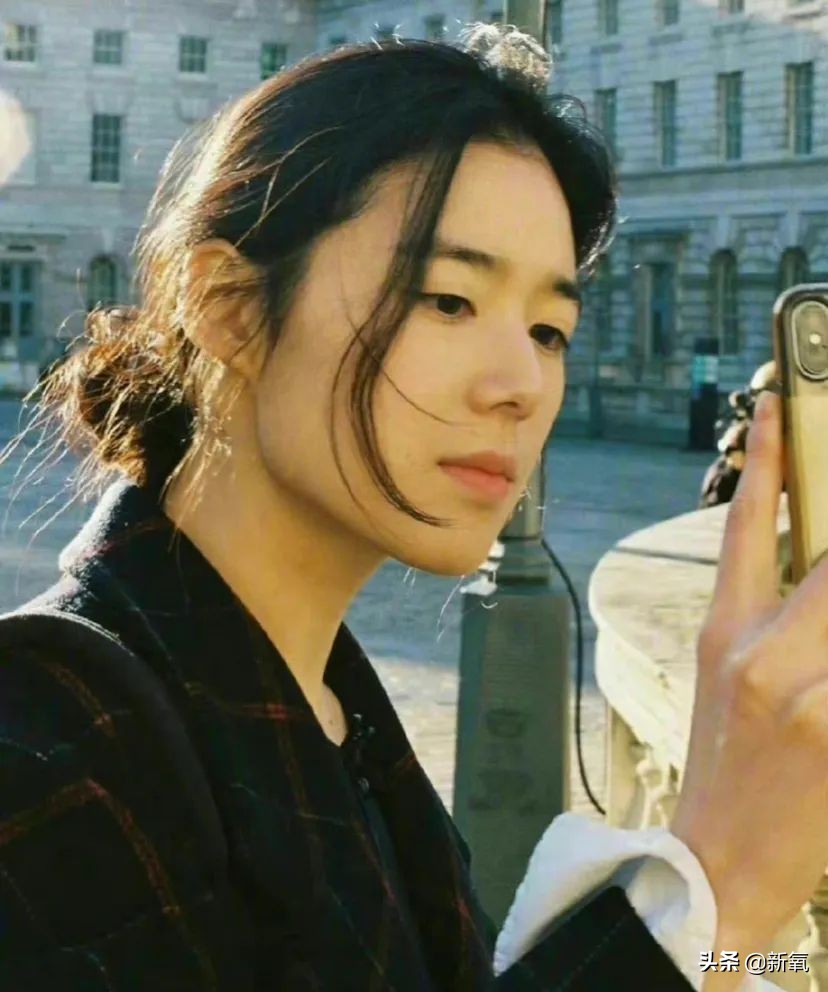 长得姬里姬气配一脸，实际上却是正版和盗版的差别？