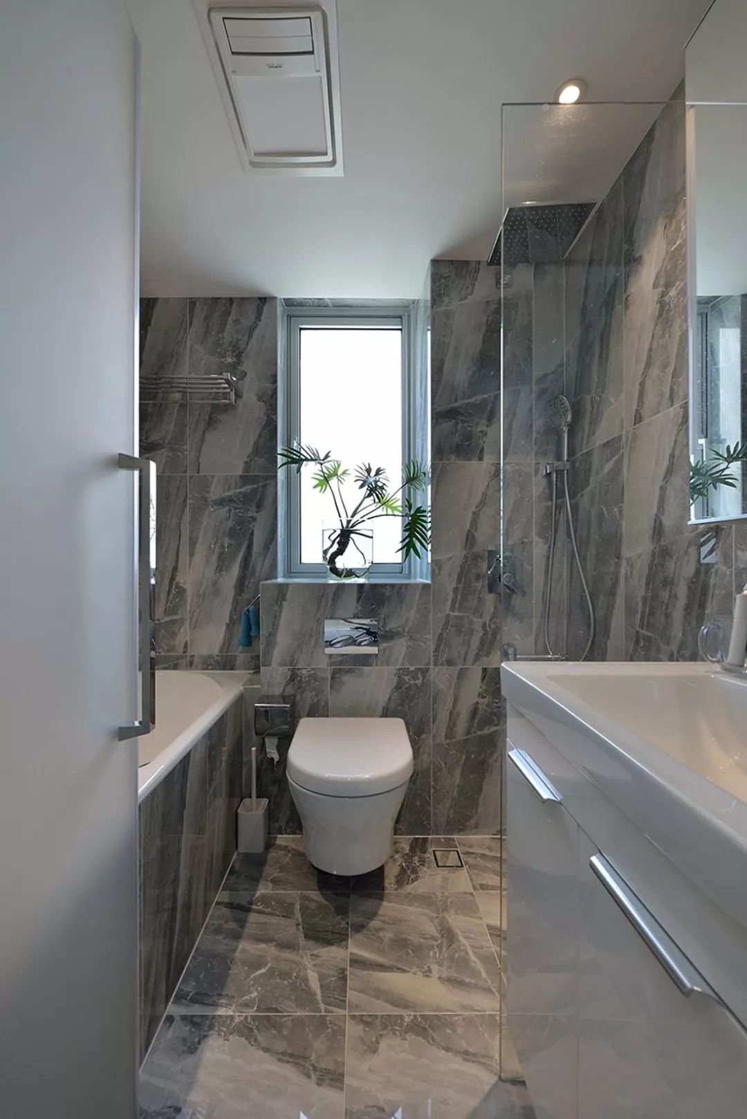 67平的简约风小户型，阳台也在卧室内，布局紧凑又合理