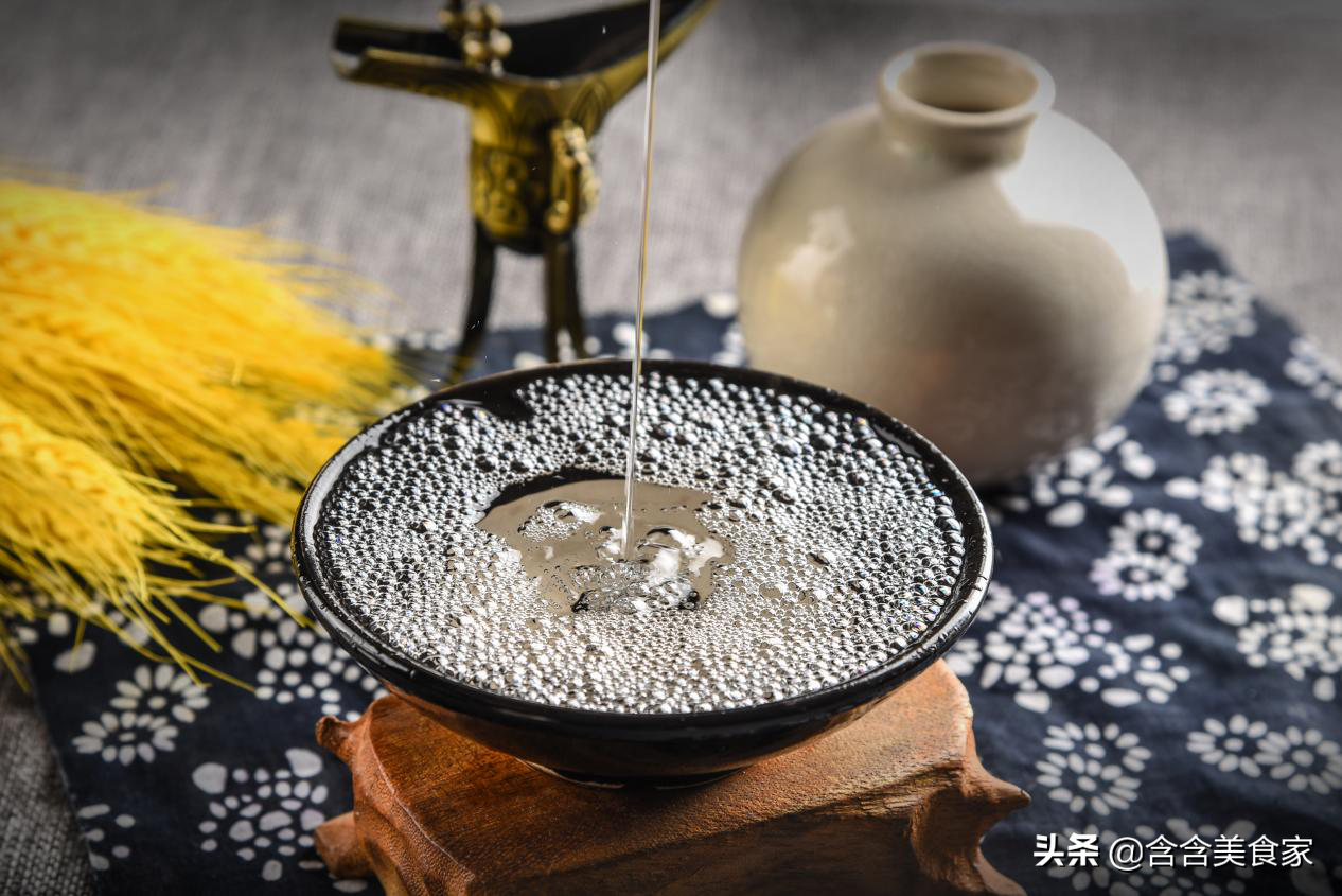 过年给老丈人送什么酒（过年去老丈人家送什么酒）