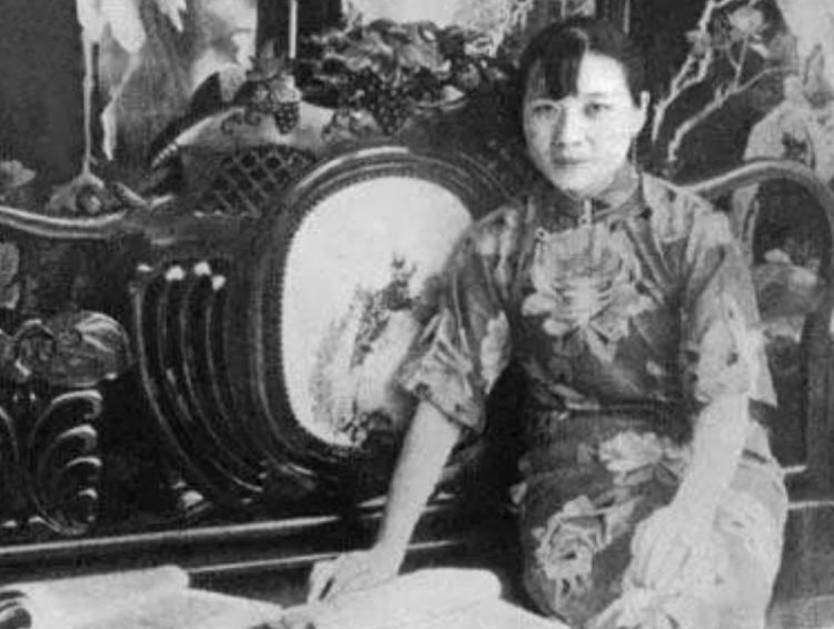 活了106岁的宋美龄：从小体弱，因癌症动过3次手术，有何高寿秘诀