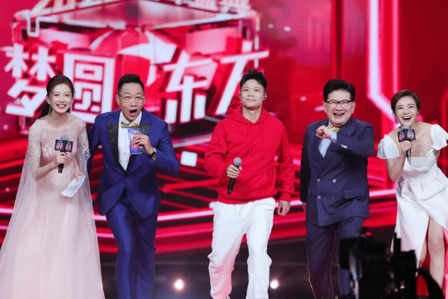 复旦大学“推免生”冯琳，跨年夜华丽亮相，网友却担心她树大招风