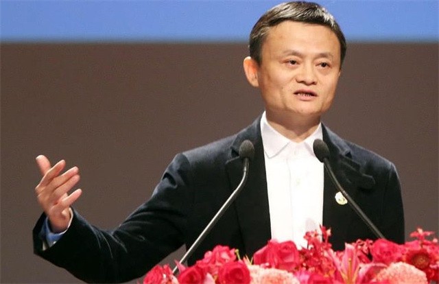 当年阿里的前台，马云给她0.2%股份，20年过去她怎样了？