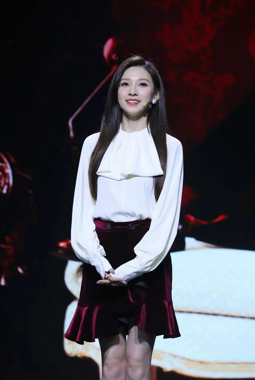 中国传媒大学春晚主持人