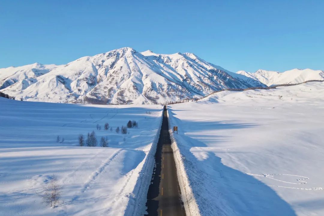 自驾新疆，经S21沙漠高速去禾木看雪，5天花费需要多少？怎么玩？