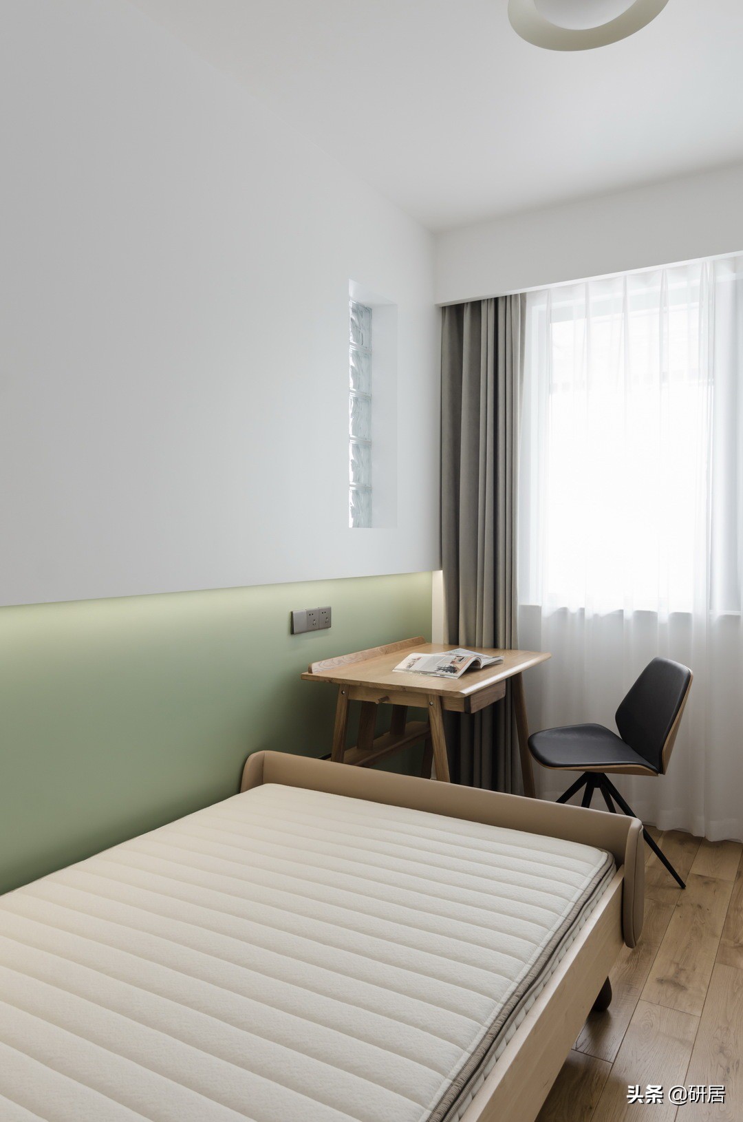 这对夫妻很理性，把家装成了简约风，没想到越是简单的装修越舒服