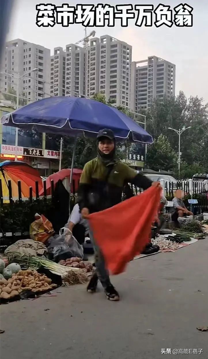 草根歌手刘晓东卖菜还债，自曝花光1000万负债230万