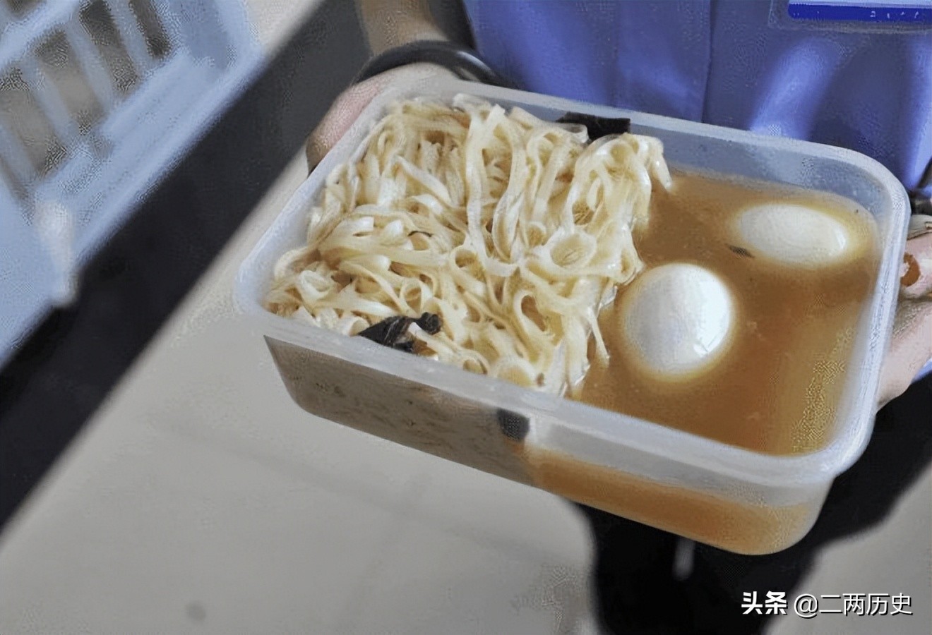 女死刑犯的最后一天：她叫艾弘，枪决前的24小时，是这样度过的