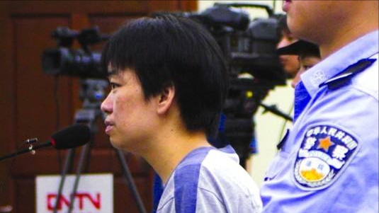 2010年，东莞母亲溺死两13岁双胞胎儿子，丈夫领千人求情：求轻判