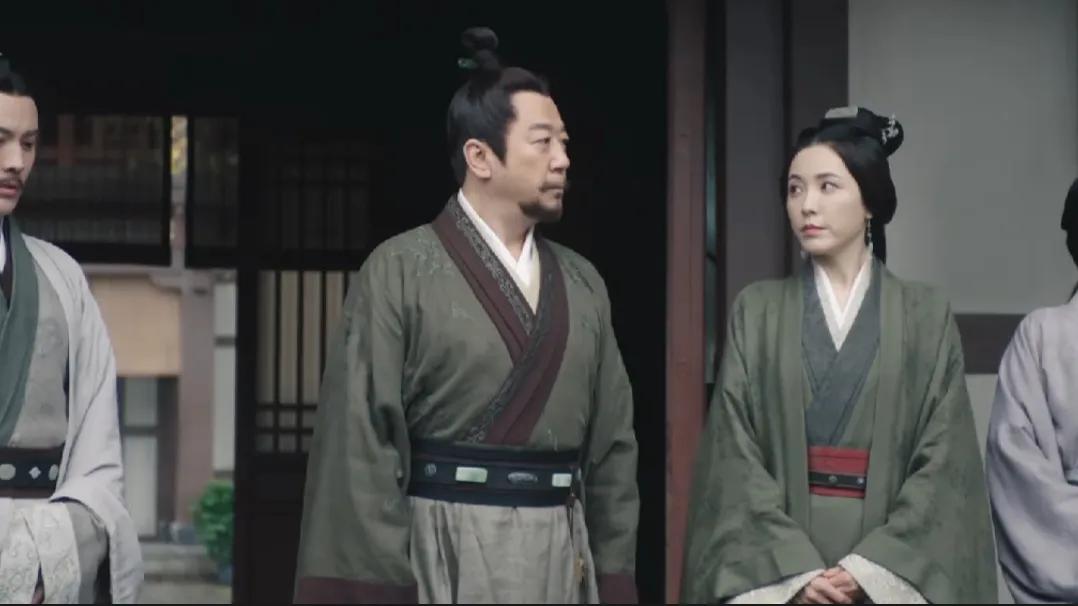 星汉灿烂：你造吗，少商父母居然有这么多套情侣装