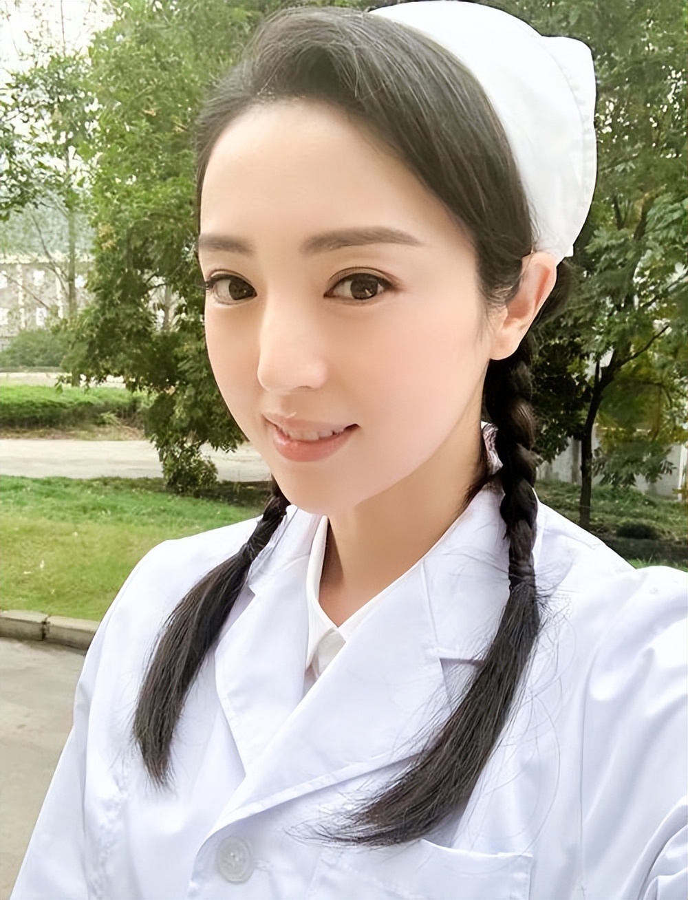 同样是演护士，把朱茵，张柏芝，赵丽颖放在一起，差别就出来了