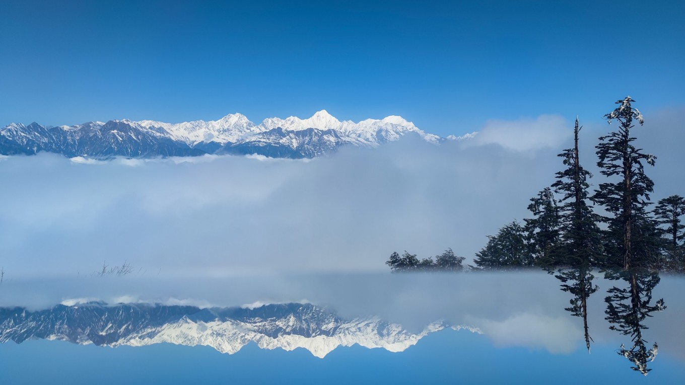 云海之上，贡嘎之巅，王岗坪冰雪之旅