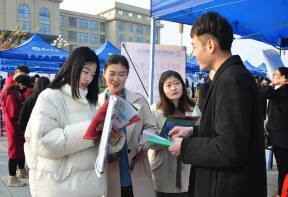 2022年政法类高校排名，中国政法稳居第一，西南政法表现亮眼