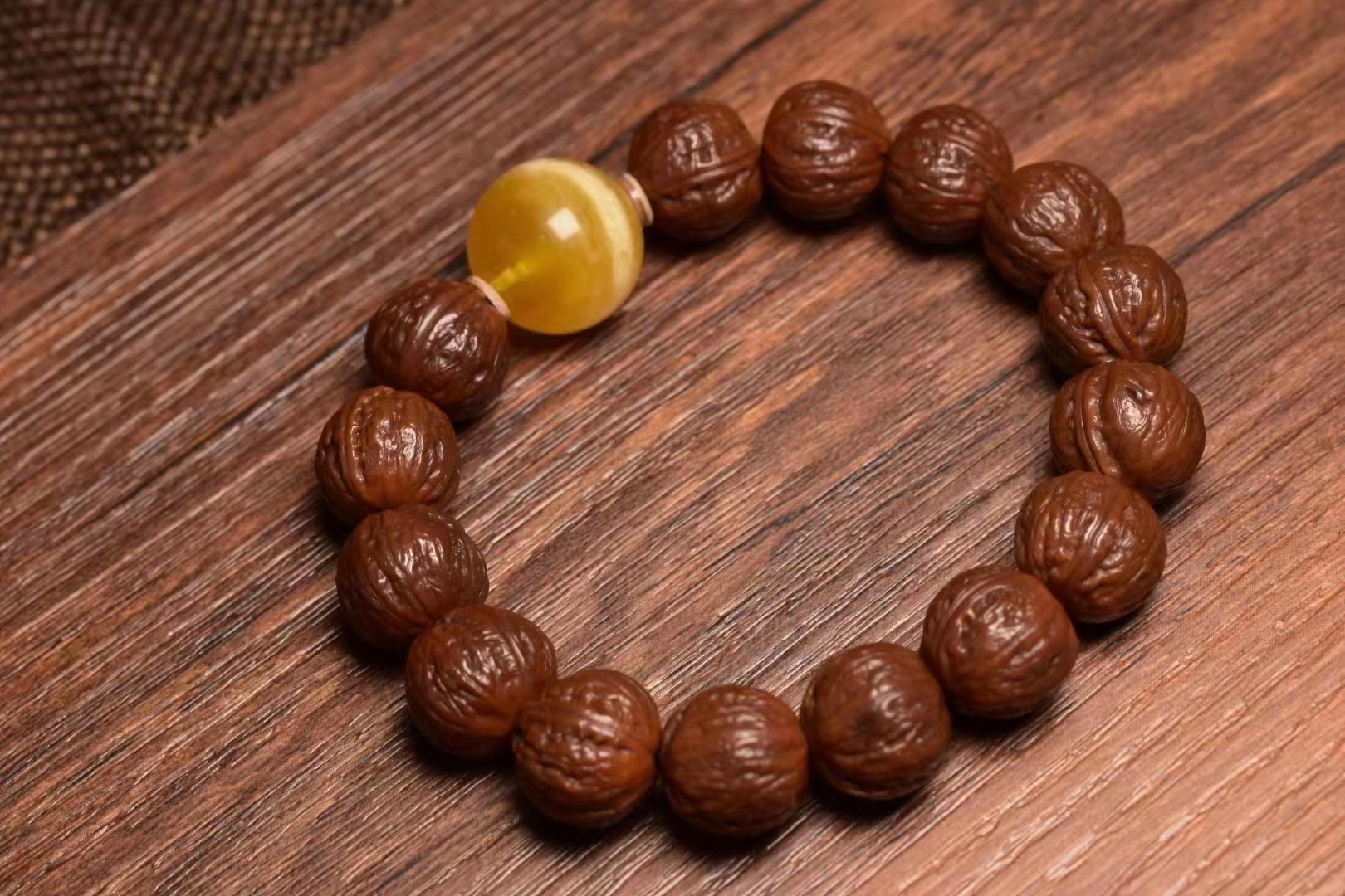 桃核手串怎么盘红桃核手串怎么盘红的方法有哪些