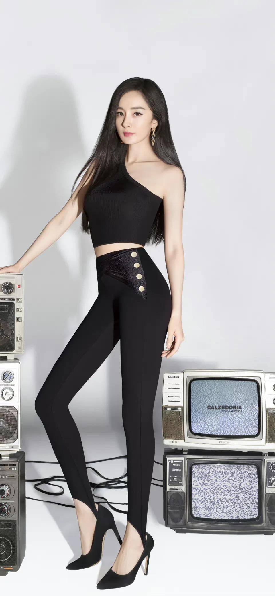 杨幂靓照来袭，倾国又倾城