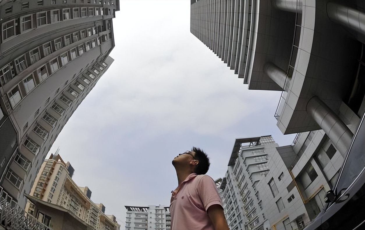 8月起，楼市或迎来“抛售潮”？内行预测：未来房价或超出想象