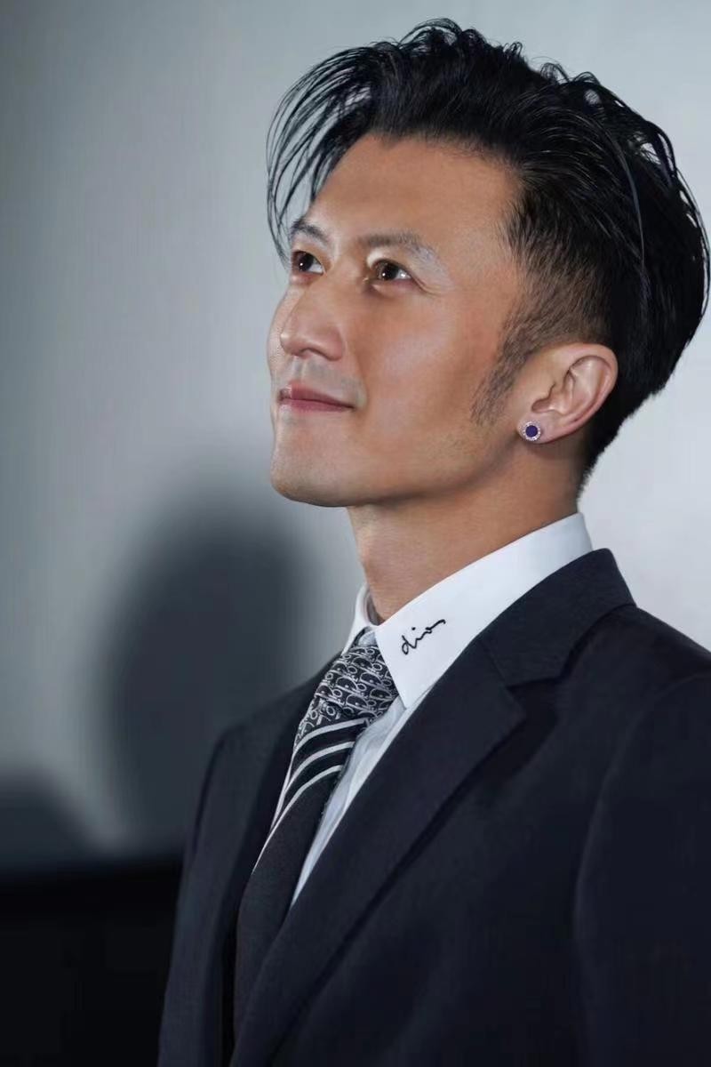 七个孩子五个妈，一年见一次，这些明星的相处方式，让人大跌眼镜