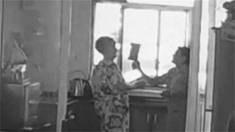 涉外家政之痛：58岁保姆被骗到美国当女奴，被迫学狗爬、吃头发