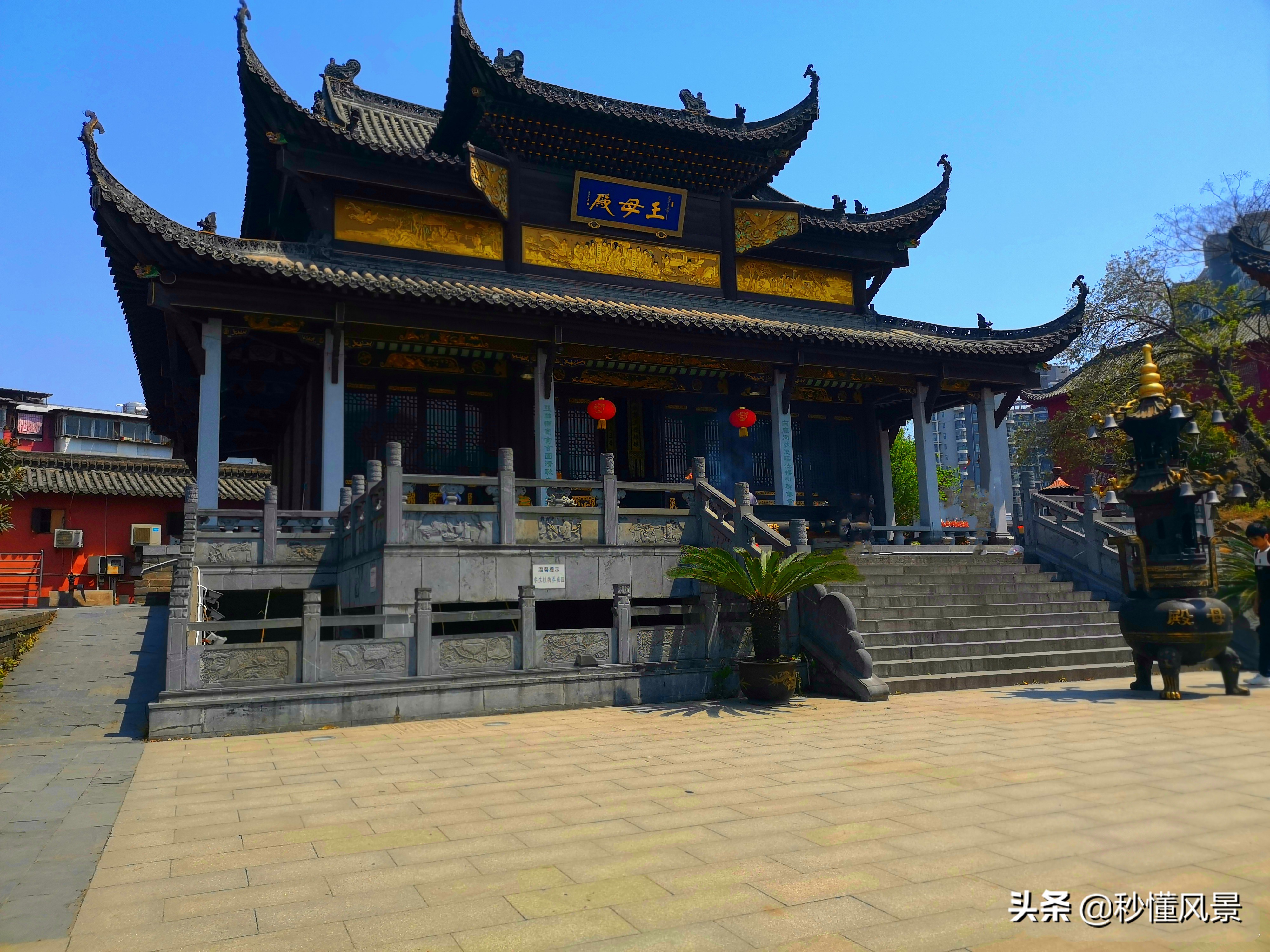 武汉完整的古建筑群，以三绝闻名于世，被誉为“江南一大福地”