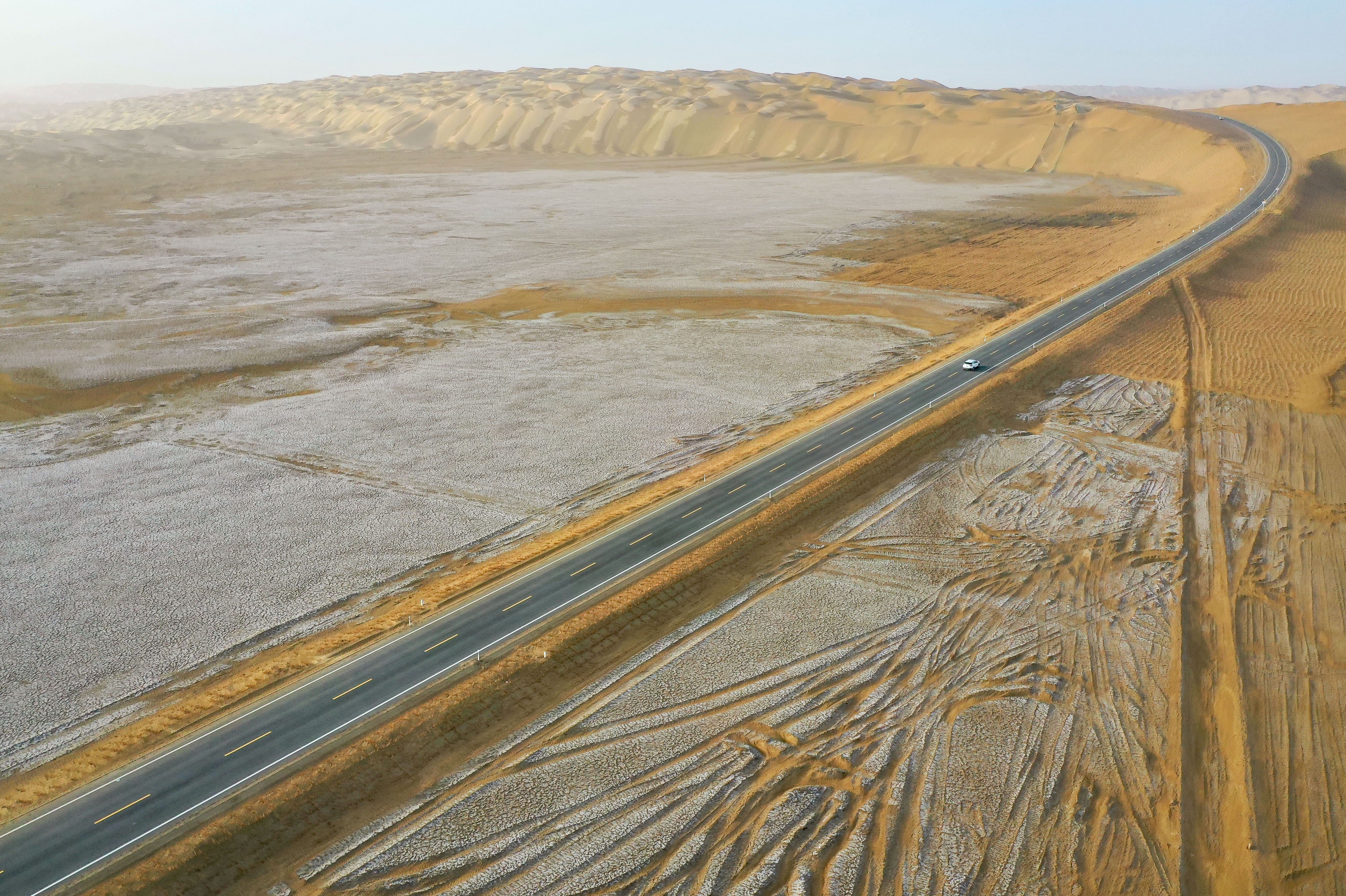 新疆高速（一级）公路里程突破10000 千米