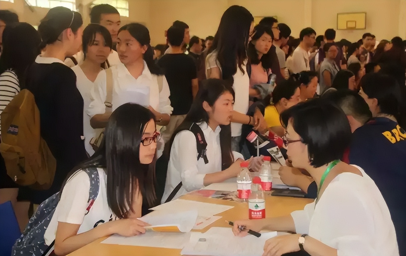 本科生已经不值钱了？看了这份真实数据，打脸“读书无用论”者