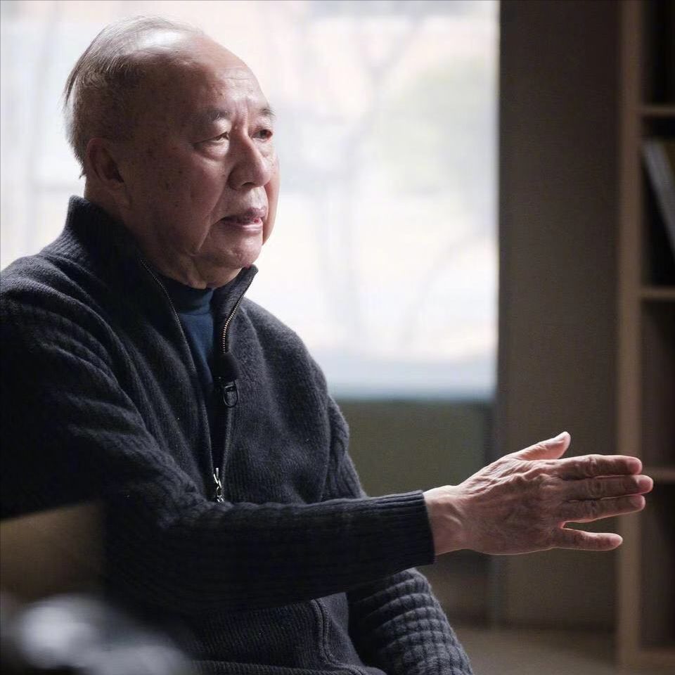 90年代的中国首富，经历了3次入狱，如今81岁还能跑10公里
