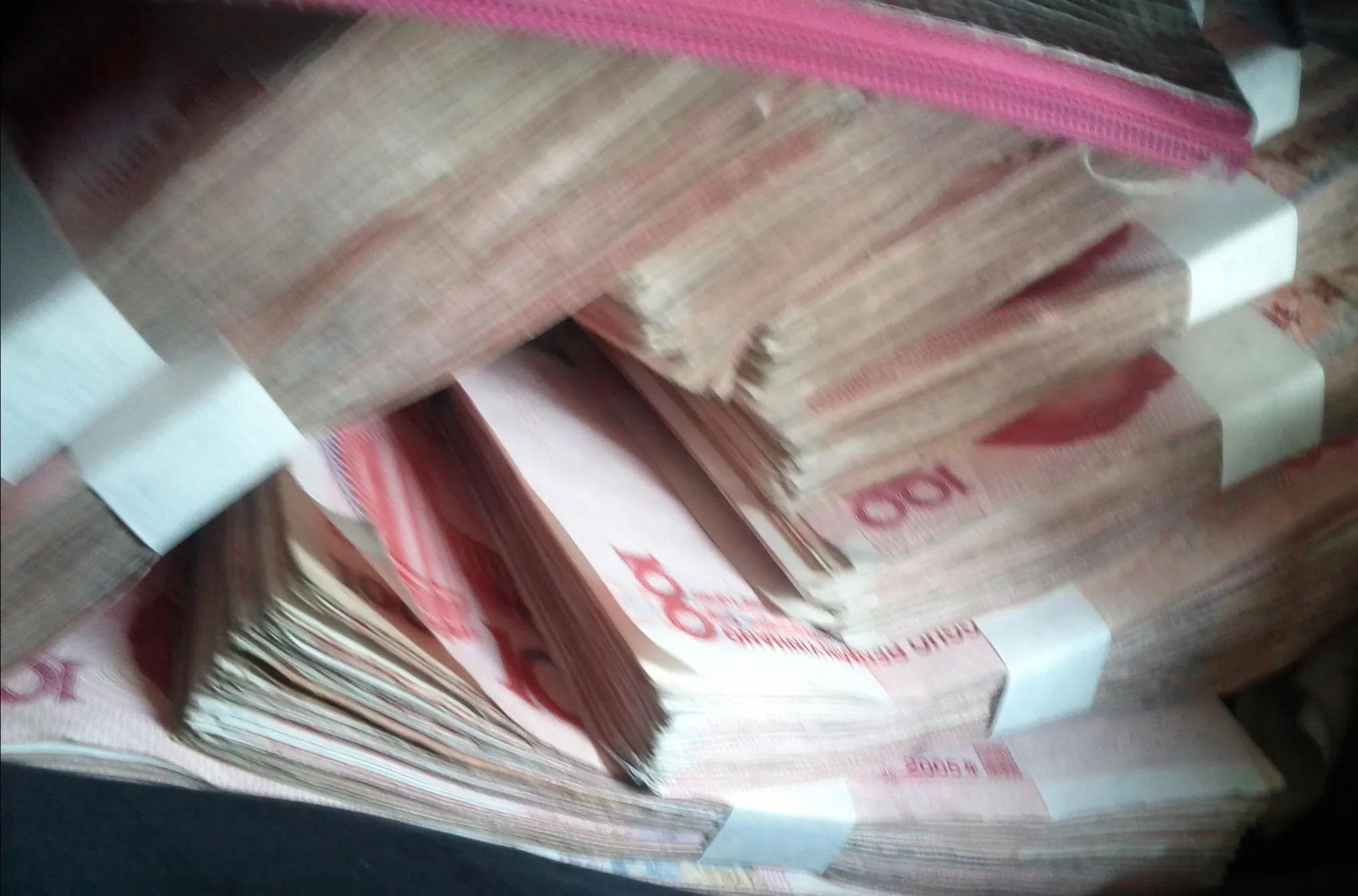 2018年，老太太化身少女与丈夫网恋骗200万，男子：报警，离婚